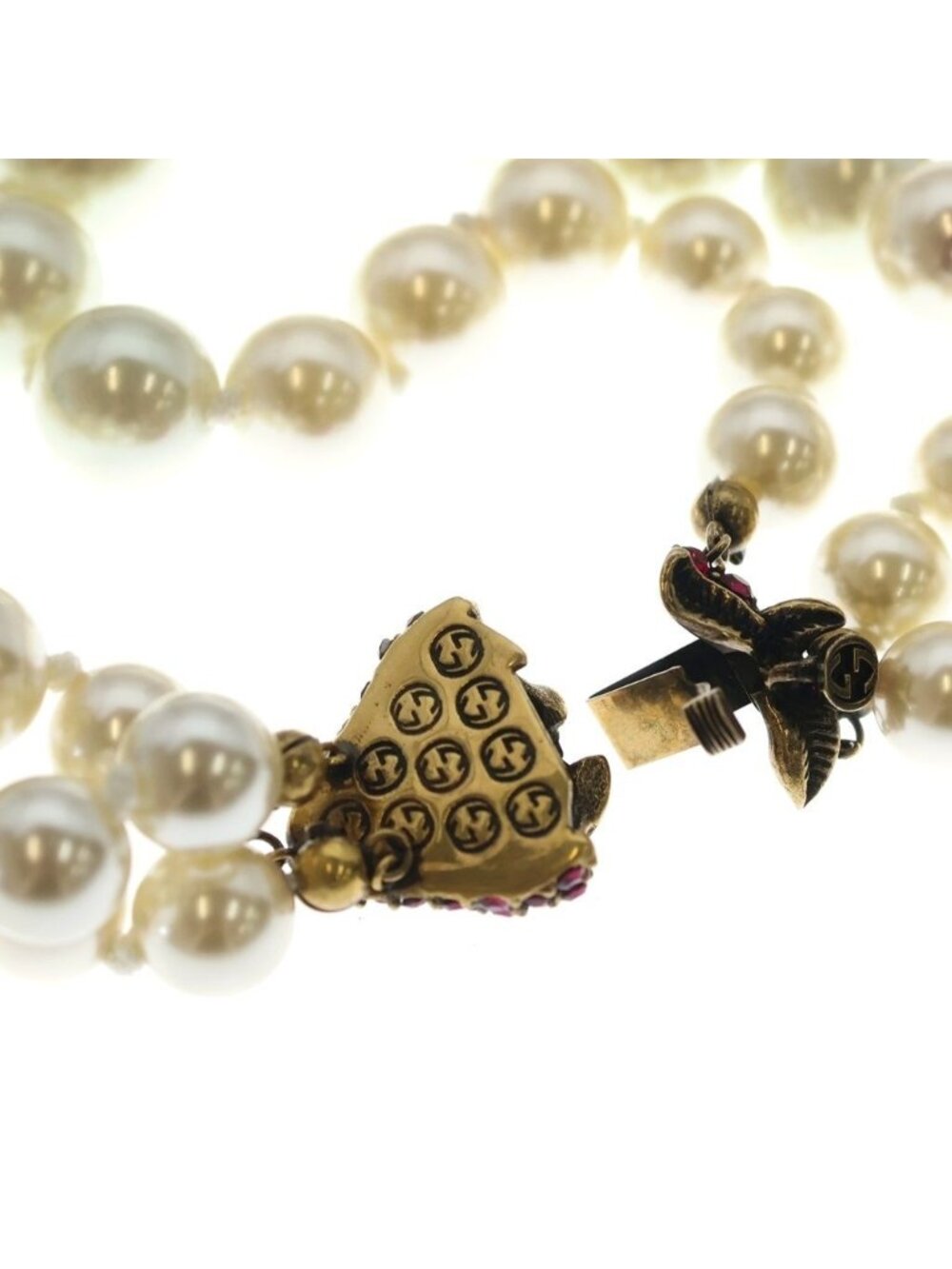 Gucci Pearl Necklace Triple Strand With Closure Interlocking Color Stone Faux - Picture 5 of 6